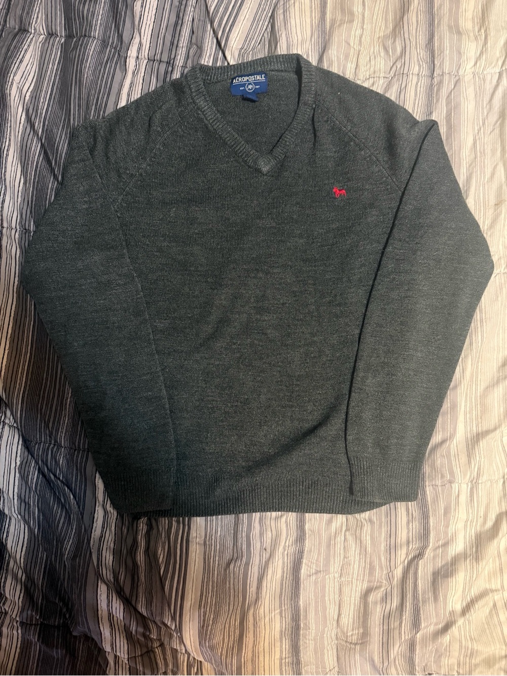Aeropostale Men's V-Neck Sweater in Charcoal with Red Logo